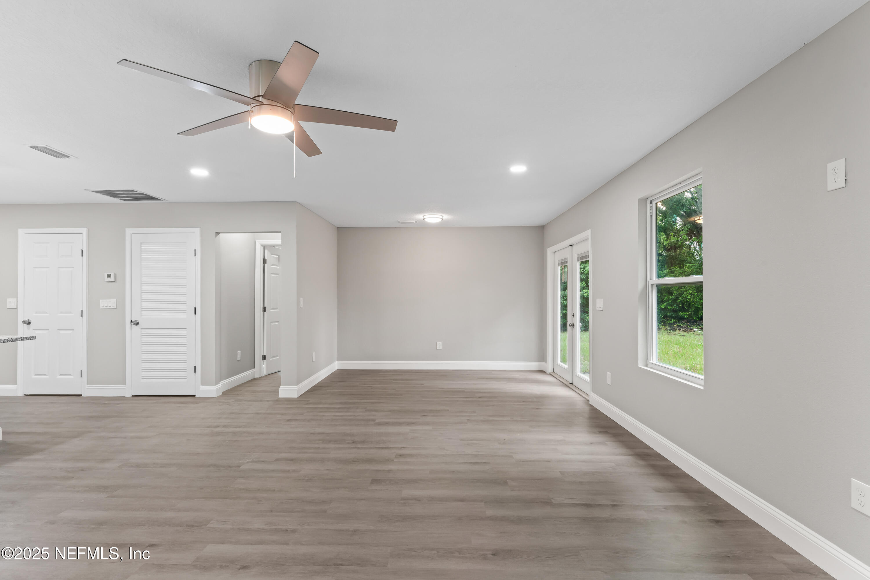 3641 Ardisia Road Jacksonville, FL 32209 - Photo 21 of 24 Family Room/ Dining Area