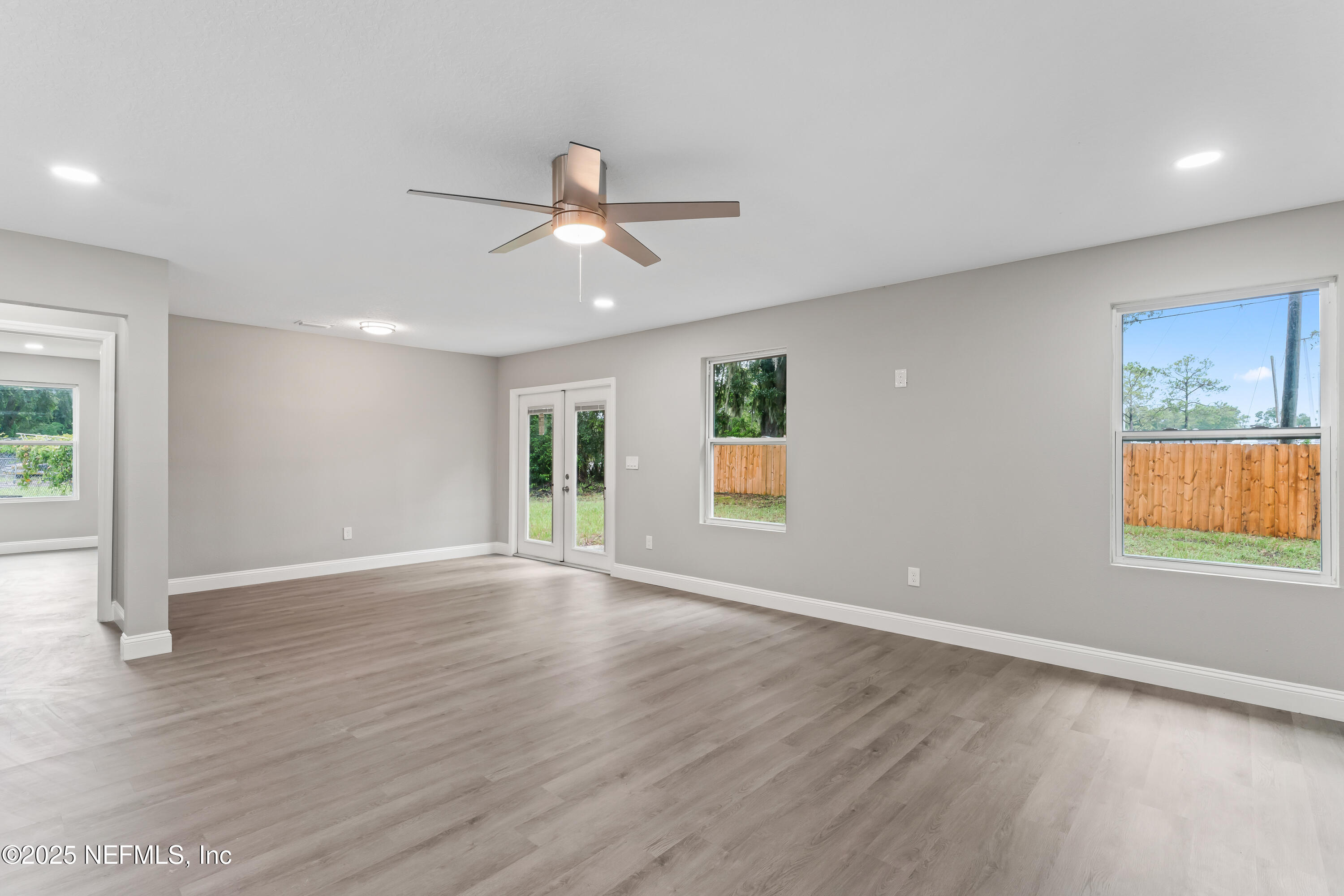 3641 Ardisia Road Jacksonville, FL 32209 - Photo 22 of 24 Family Room