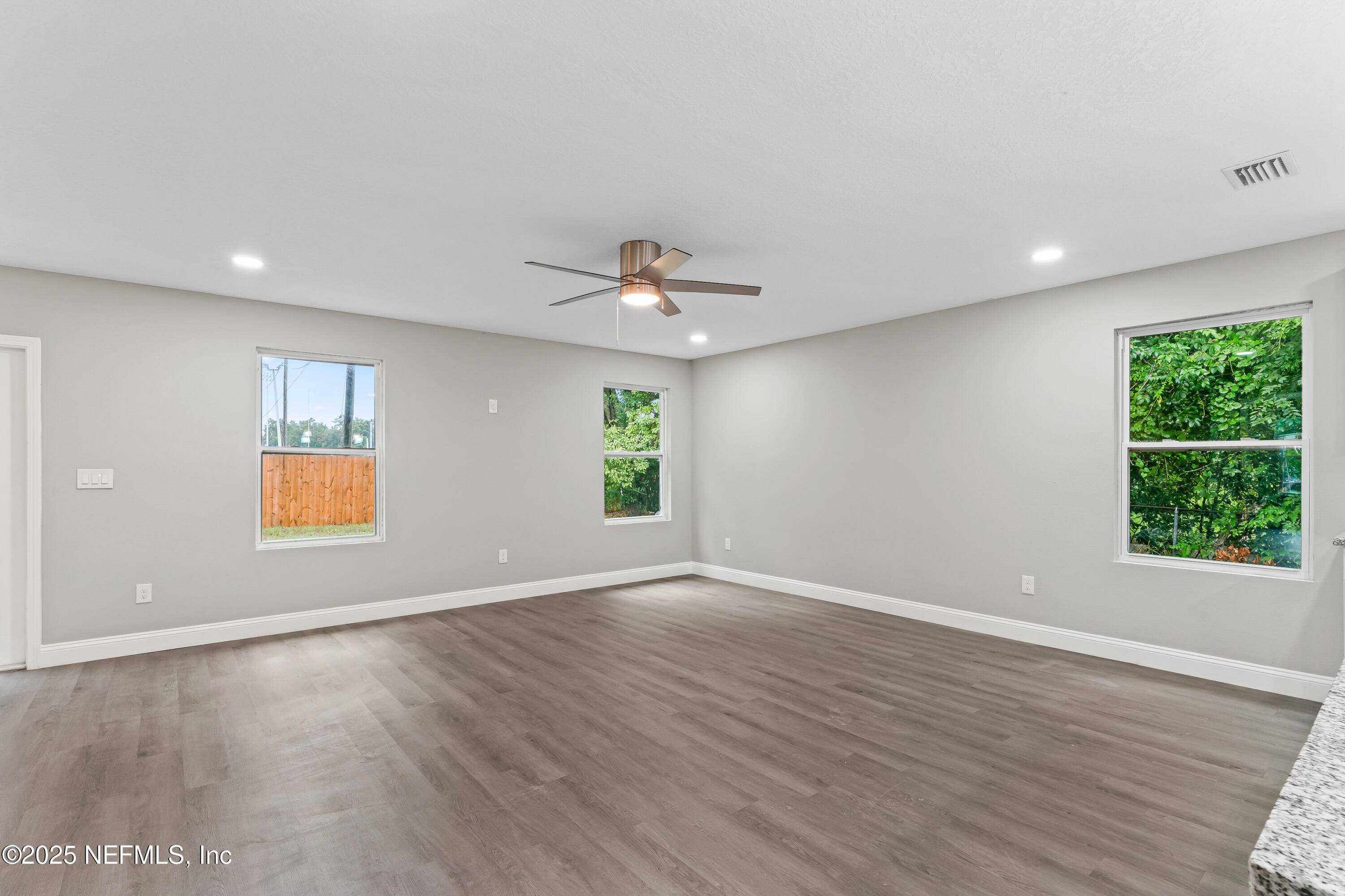 3641 Ardisia Road Jacksonville, FL 32209 - Photo 23 of 24 Family Room