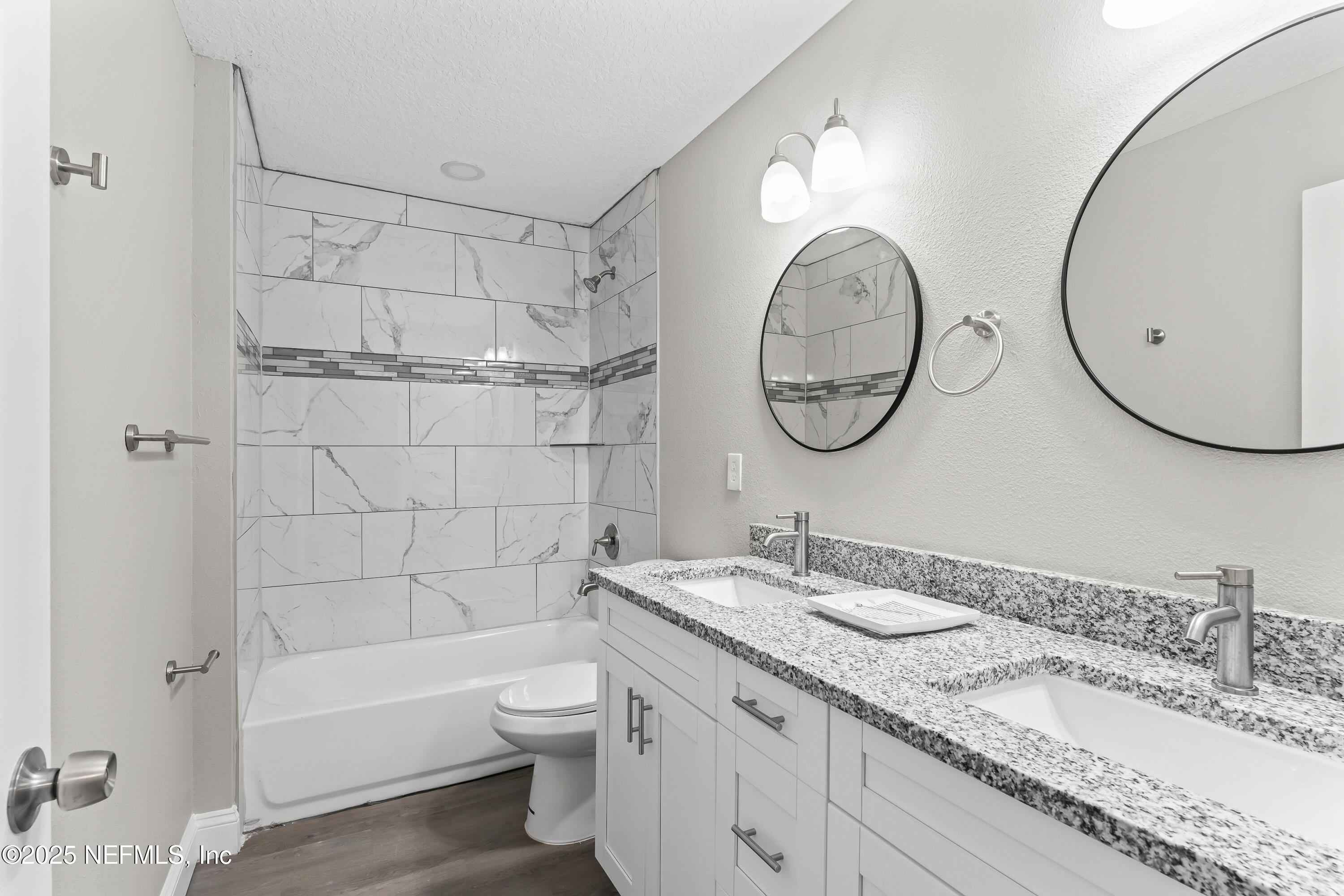 3641 Ardisia Road Jacksonville, FL 32209 - Photo 10 of 24 Guest Bath