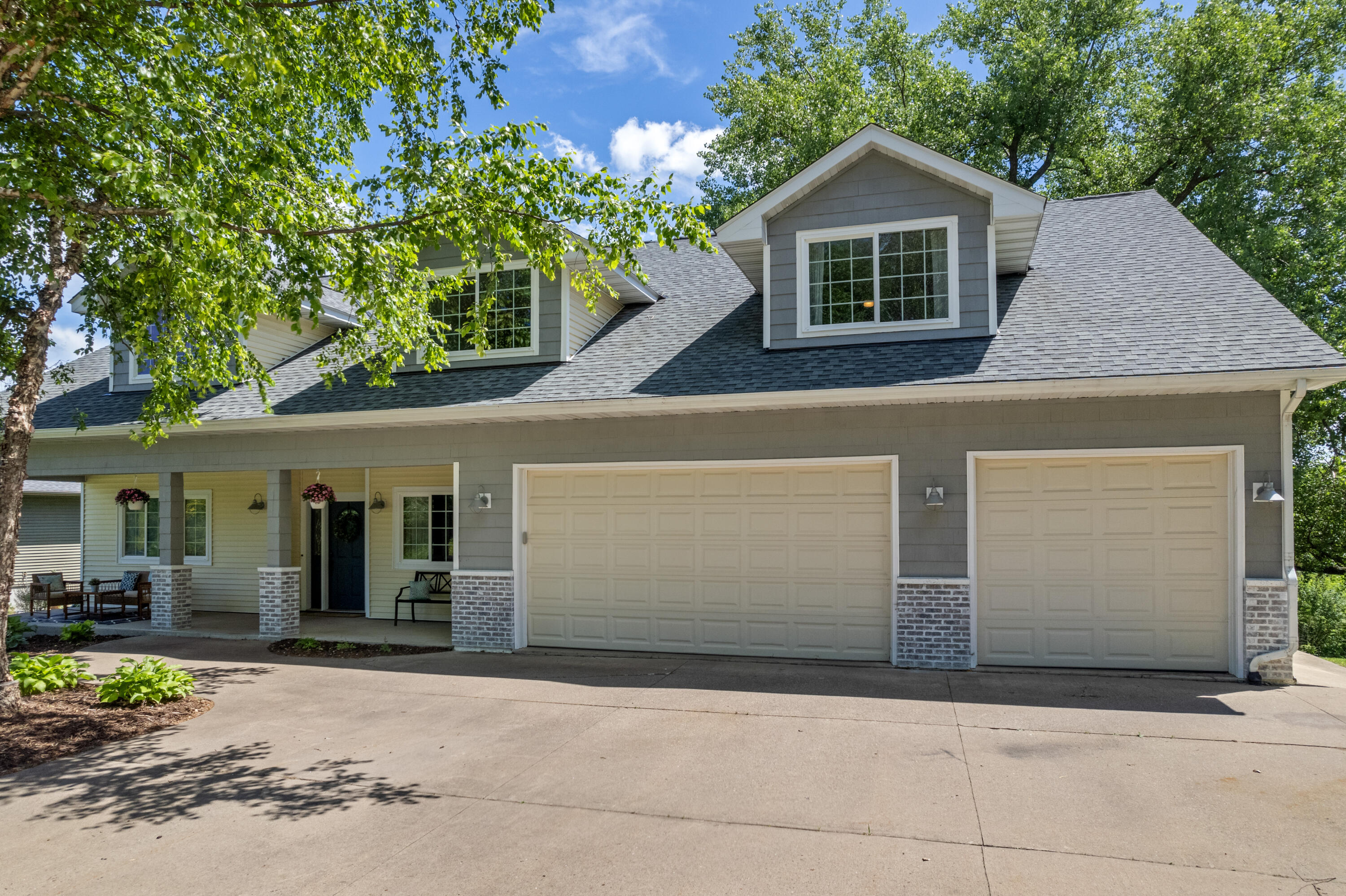 271 East Garvin Heights Road Winona, MN 55987 - Photo 2 of 54 02 front