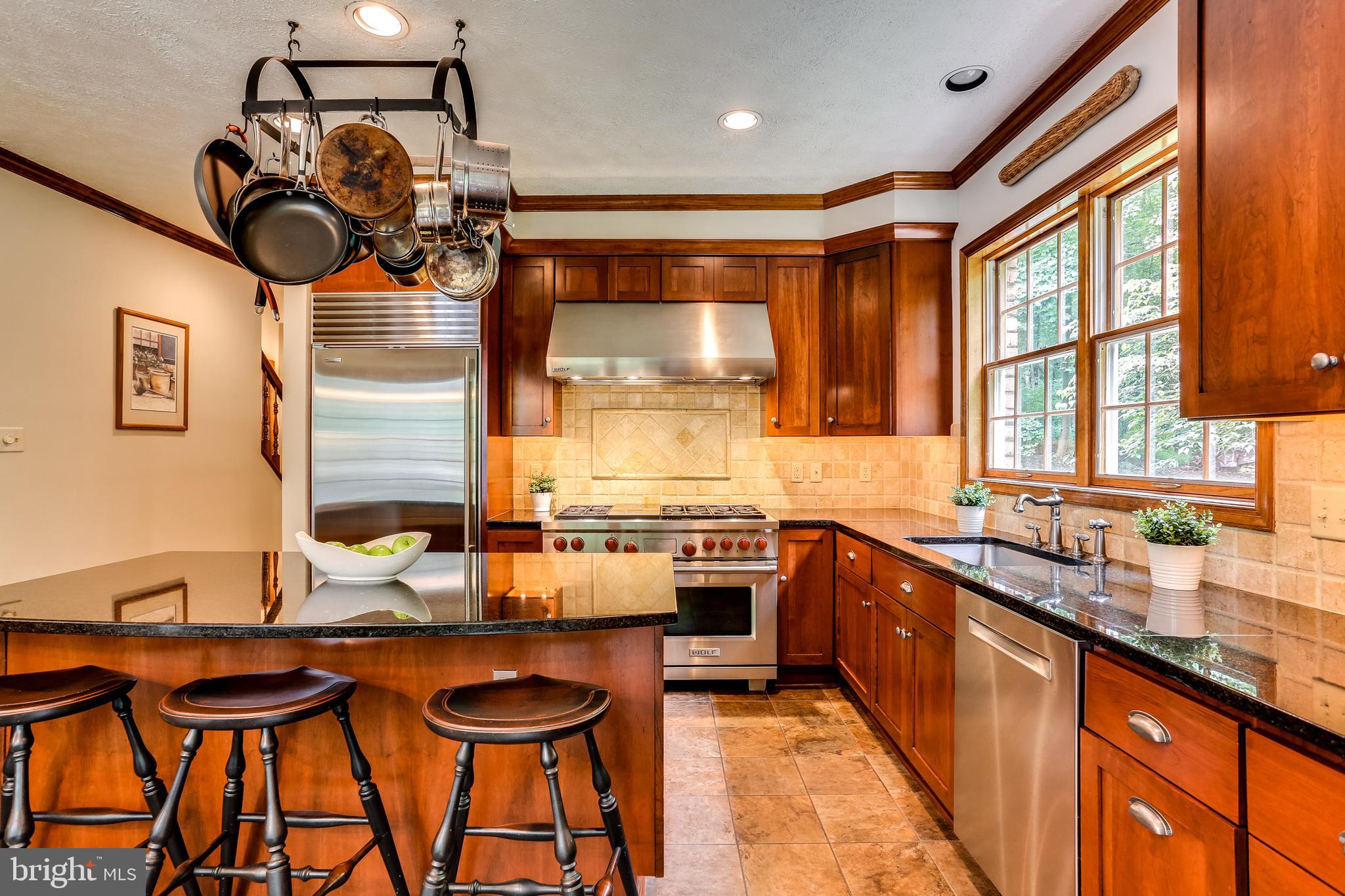 12605 Knoll Road Mount Airy, MD 21771 - Photo 16 of 58 Cherry cabinetry with granite counters