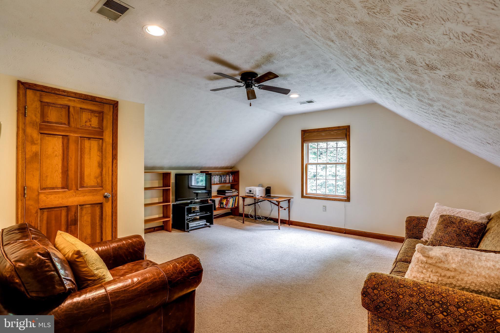 12605 Knoll Road Mount Airy, MD 21771 - Photo 33 of 58 Upper level bonus/flex room