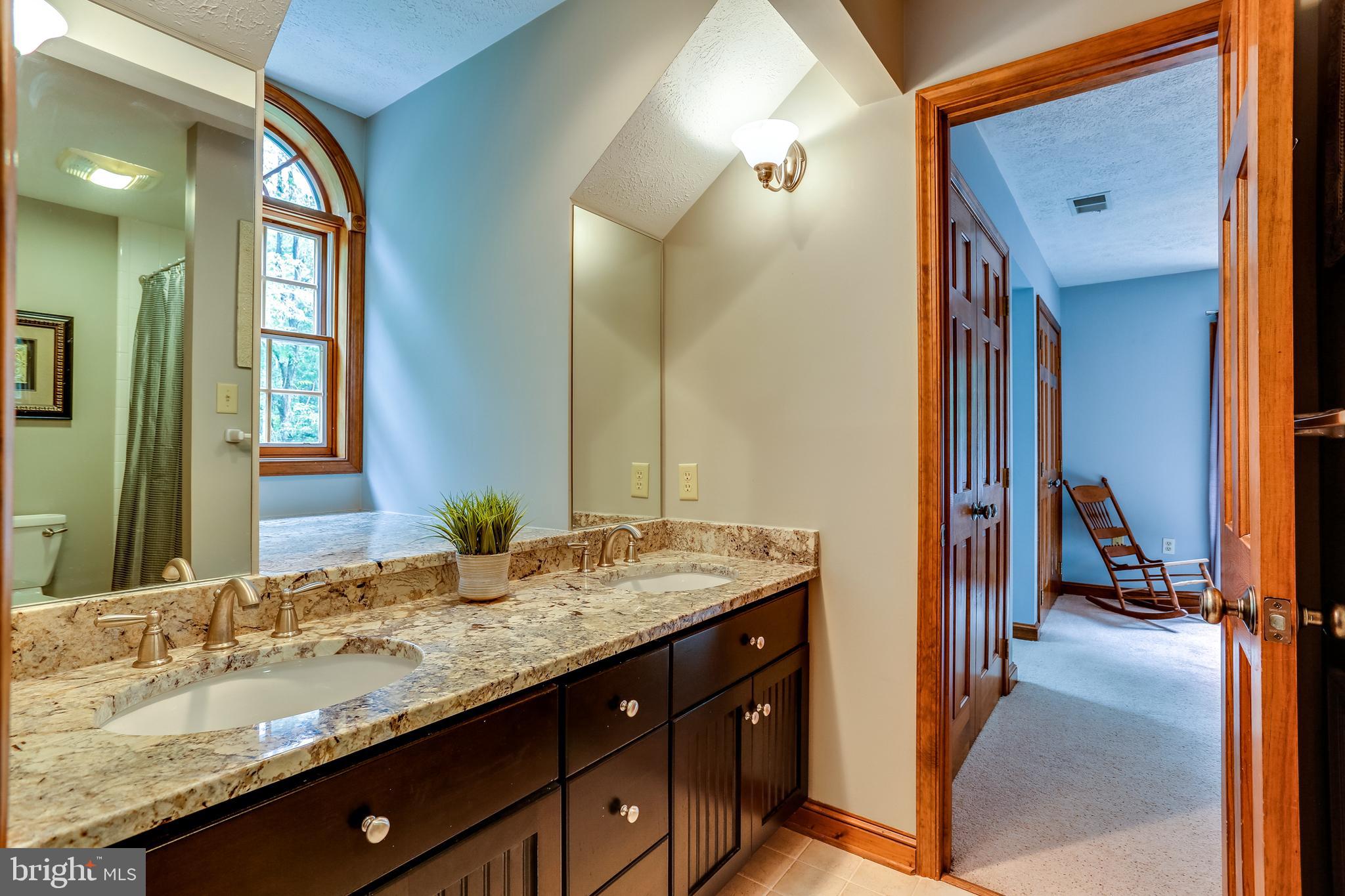 12605 Knoll Road Mount Airy, MD 21771 - Photo 37 of 58 Shared full bath between bedroom 1 & bedroom 2