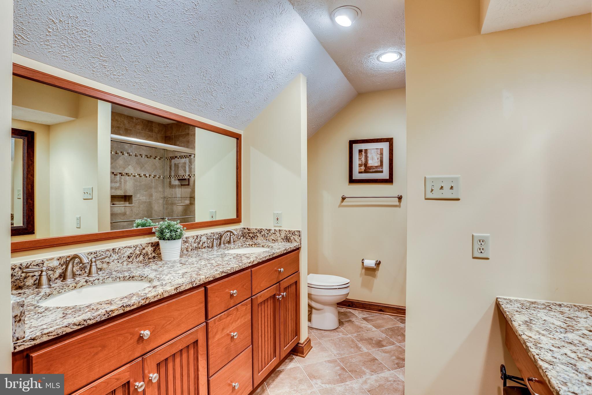 12605 Knoll Road Mount Airy, MD 21771 - Photo 44 of 58 Bedroom 3 private full bath