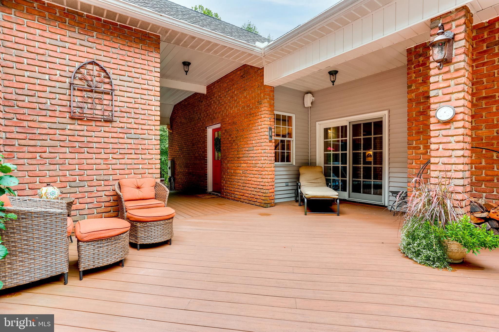 12605 Knoll Road Mount Airy, MD 21771 - Photo 48 of 58 Easy entertaining