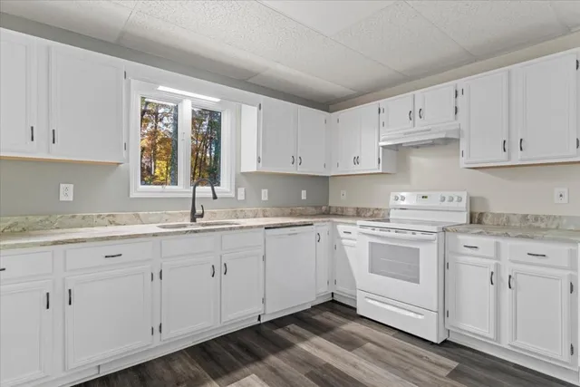 $875,000 | 4814 Mirror Lake Drive, Powder Springs, GA 30127