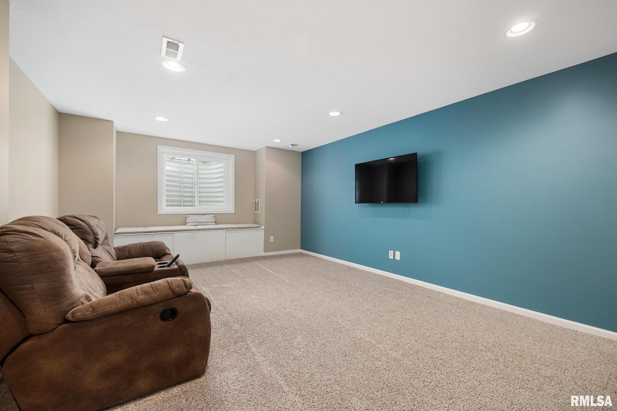 1324 Austin Avenue Washington, IL 61571 - Photo 27 of 42 Gallery Image 27