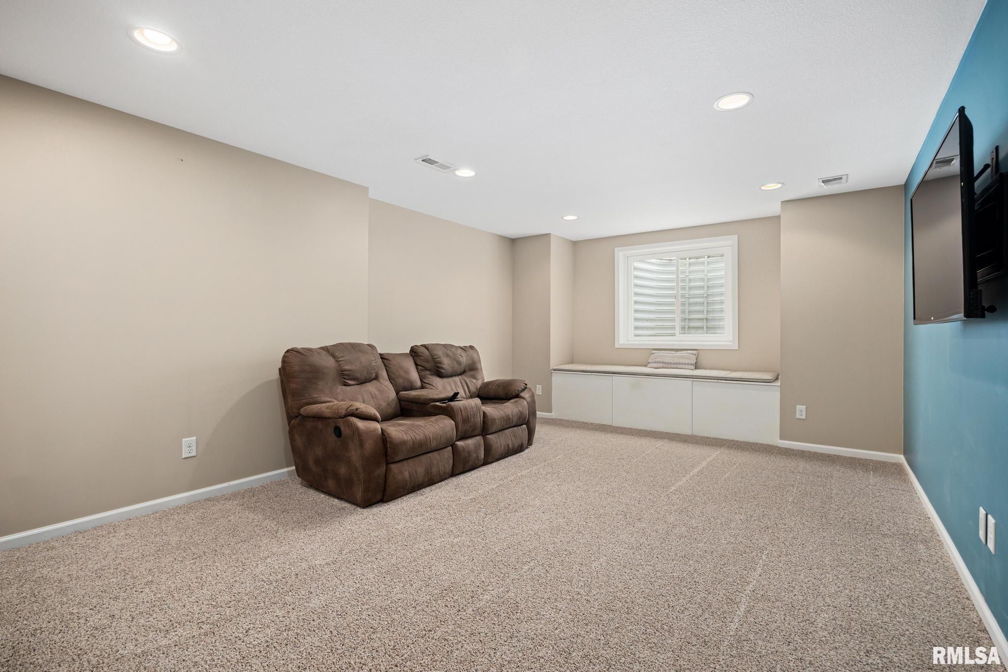 1324 Austin Avenue Washington, IL 61571 - Photo 28 of 42 Gallery Image 28