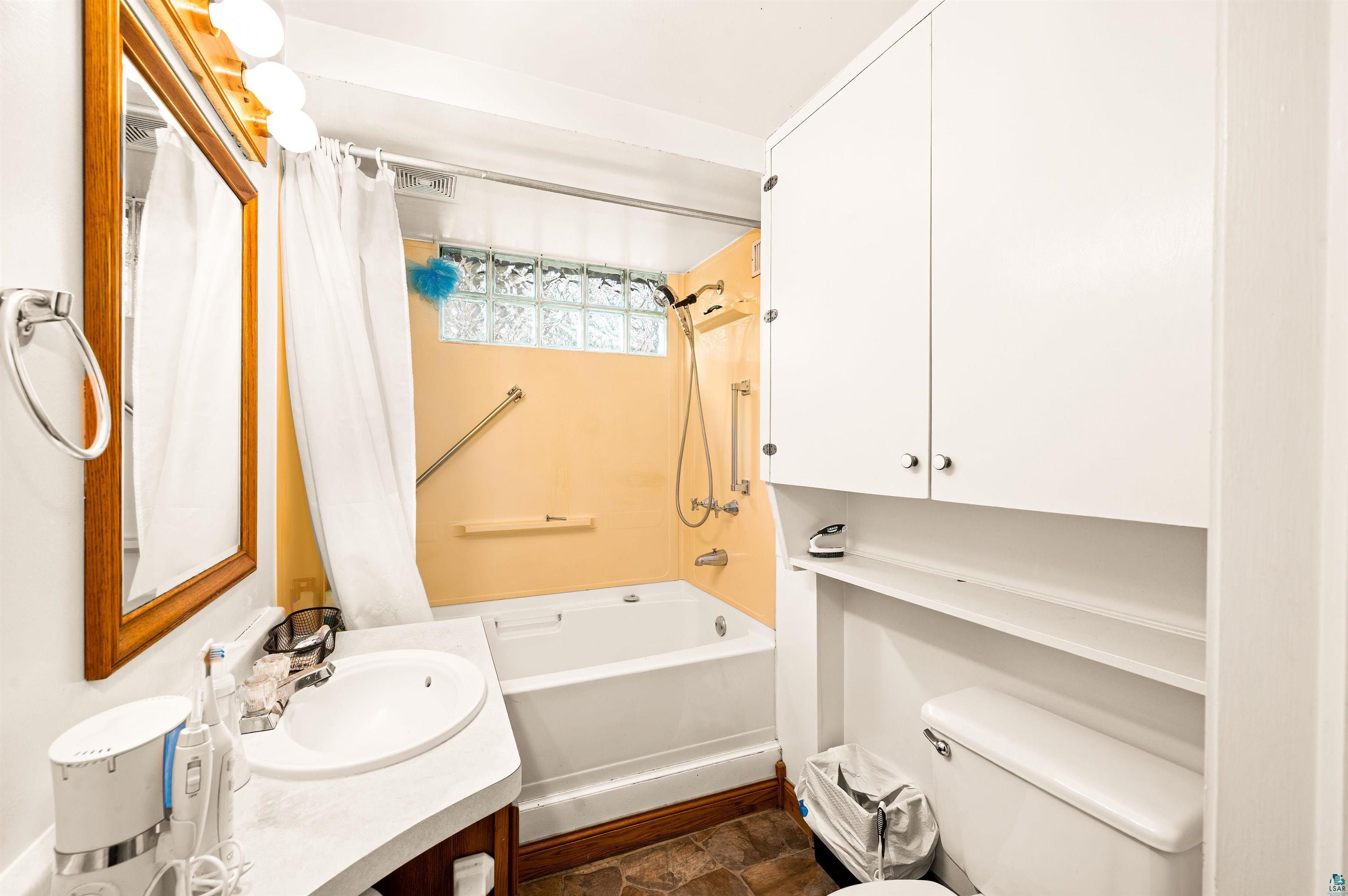 7 Riverside Drive Duluth, MN 55808 - Photo 6 of 26 Unit 1 bathroom