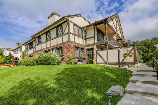 $1,029,000 | 395 Mariposa Avenue, Unit C, Sierra Madre, CA 91024