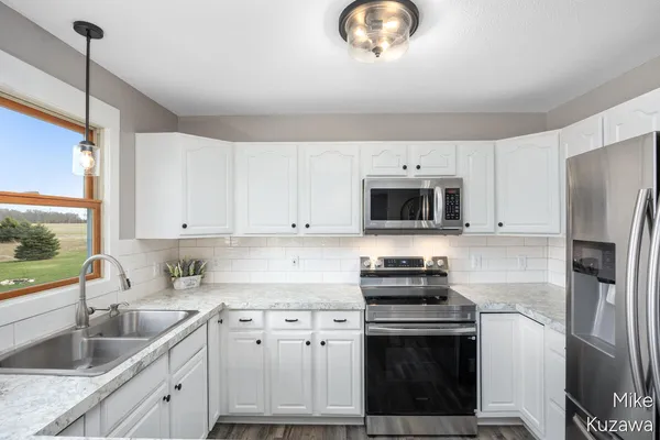 $450,000 | 12162 56th Avenue, Allendale, MI 49401