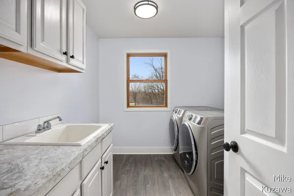 $450,000 | 12162 56th Avenue, Allendale, MI 49401