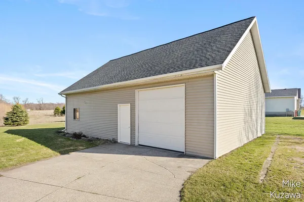 $450,000 | 12162 56th Avenue, Allendale, MI 49401