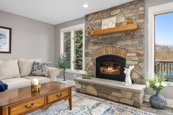 $450,000 | 12162 56th Avenue, Allendale, MI 49401