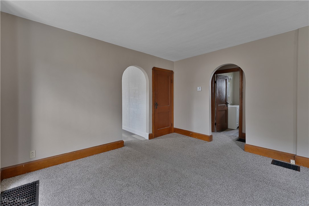49 Shields Road Youngstown, OH 44512 - Photo 5 of 23 Gallery Image 5