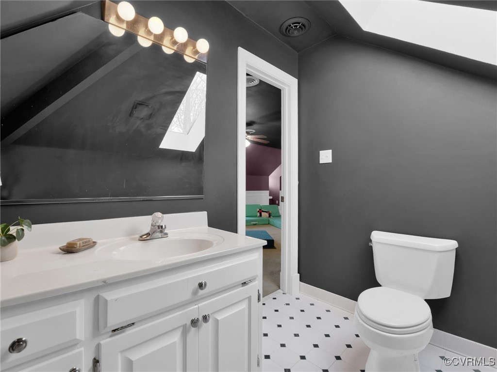 5304 Clipper Cove Road Midlothian, VA 23112 - Photo 41 of 50 a bathroom with a sink toilet and shower