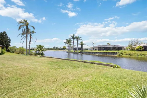 $475,000 | 965 East Gondola Drive, Venice, FL 34293