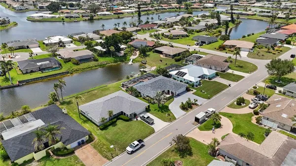 $475,000 | 965 East Gondola Drive, Venice, FL 34293