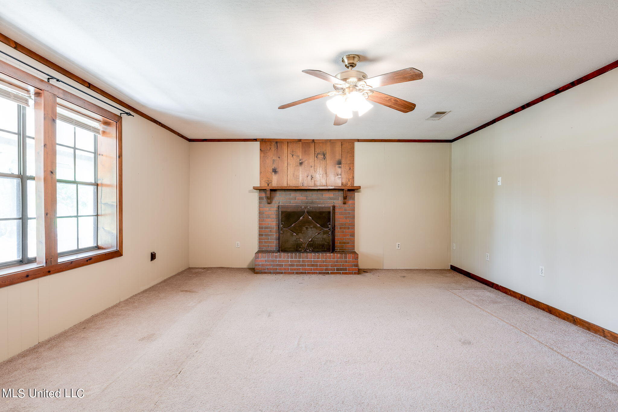 258 T Smith Road Hattiesburg, MS 39401 - Photo 11 of 41 Great Room