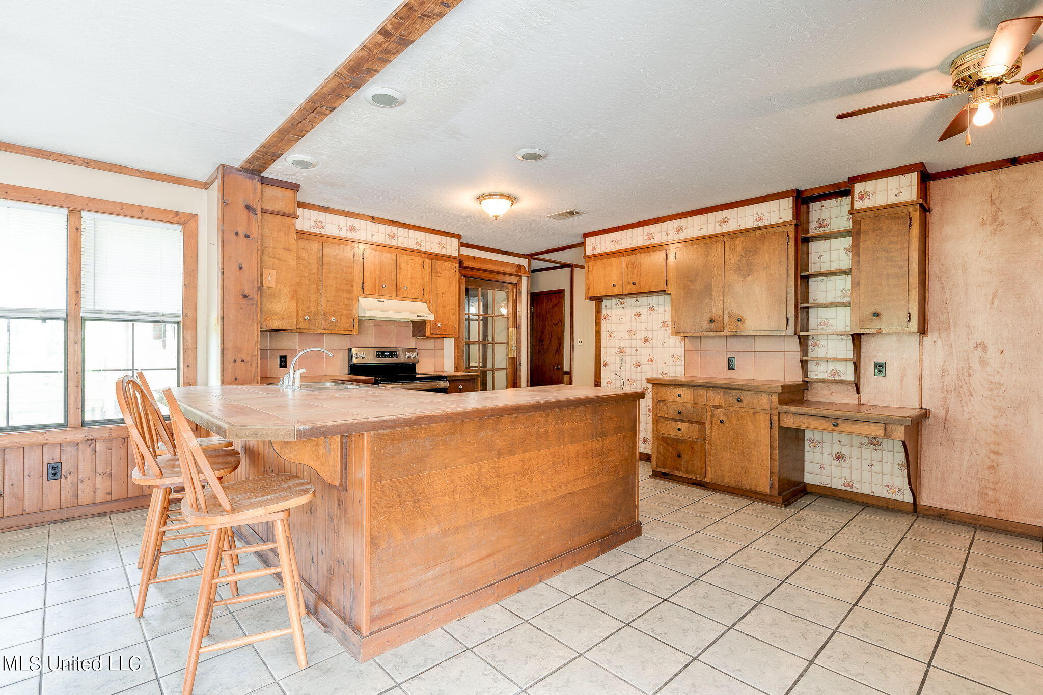 258 T Smith Road Hattiesburg, MS 39401 - Photo 13 of 41 Kitchen