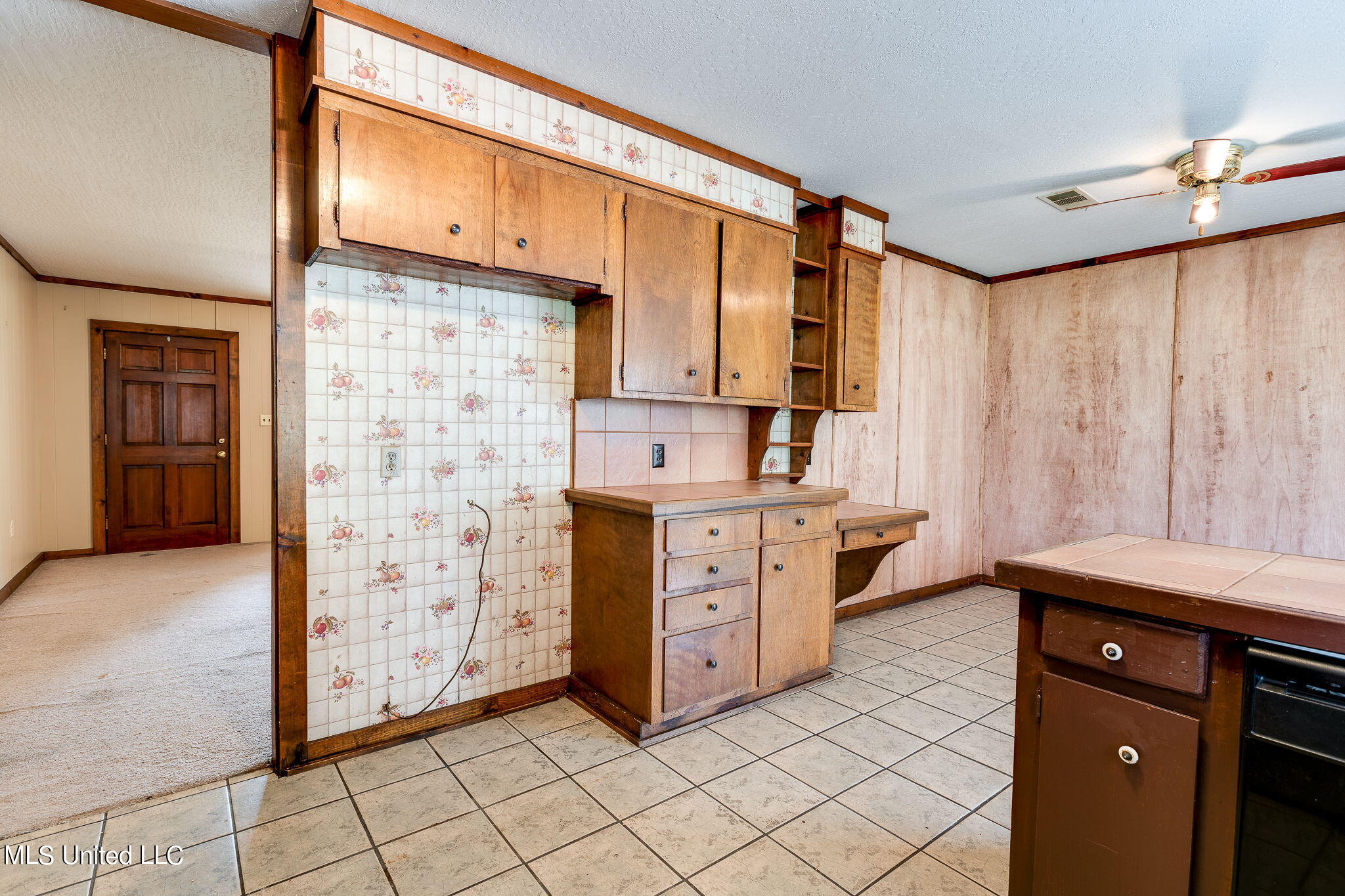 258 T Smith Road Hattiesburg, MS 39401 - Photo 15 of 41 Kitchen