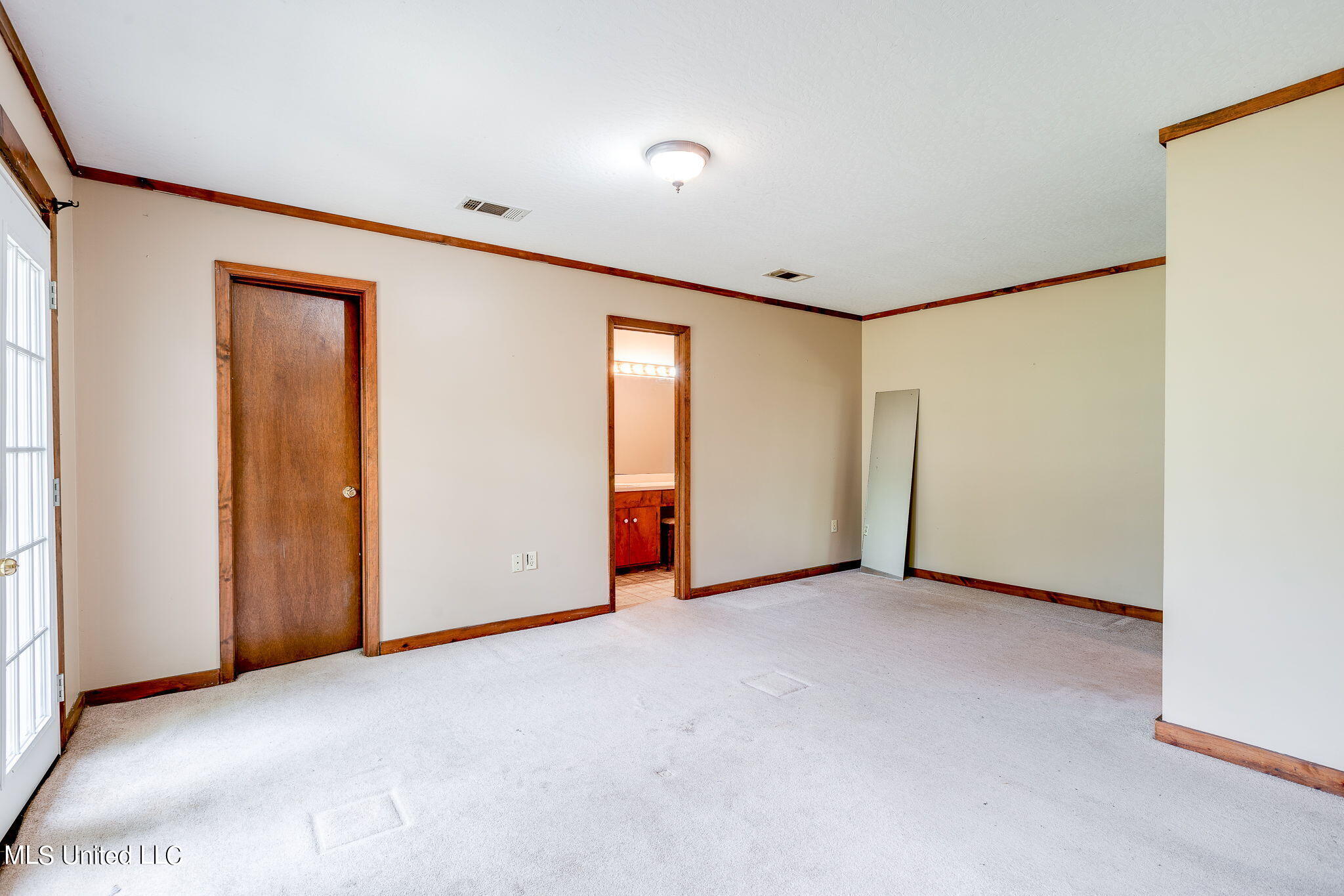 258 T Smith Road Hattiesburg, MS 39401 - Photo 21 of 41 Primary Bedroom