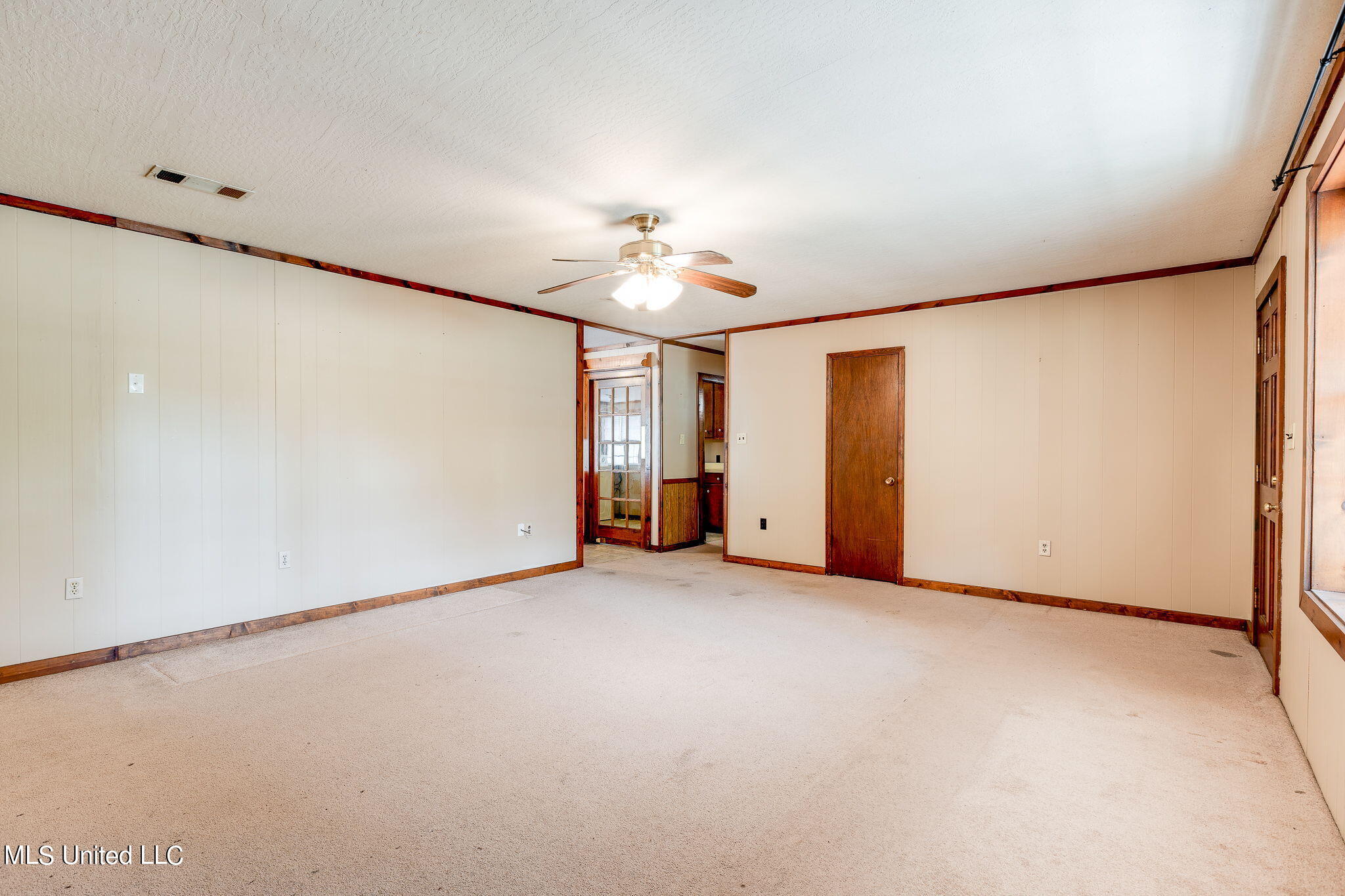 258 T Smith Road Hattiesburg, MS 39401 - Photo 10 of 41 Great Room