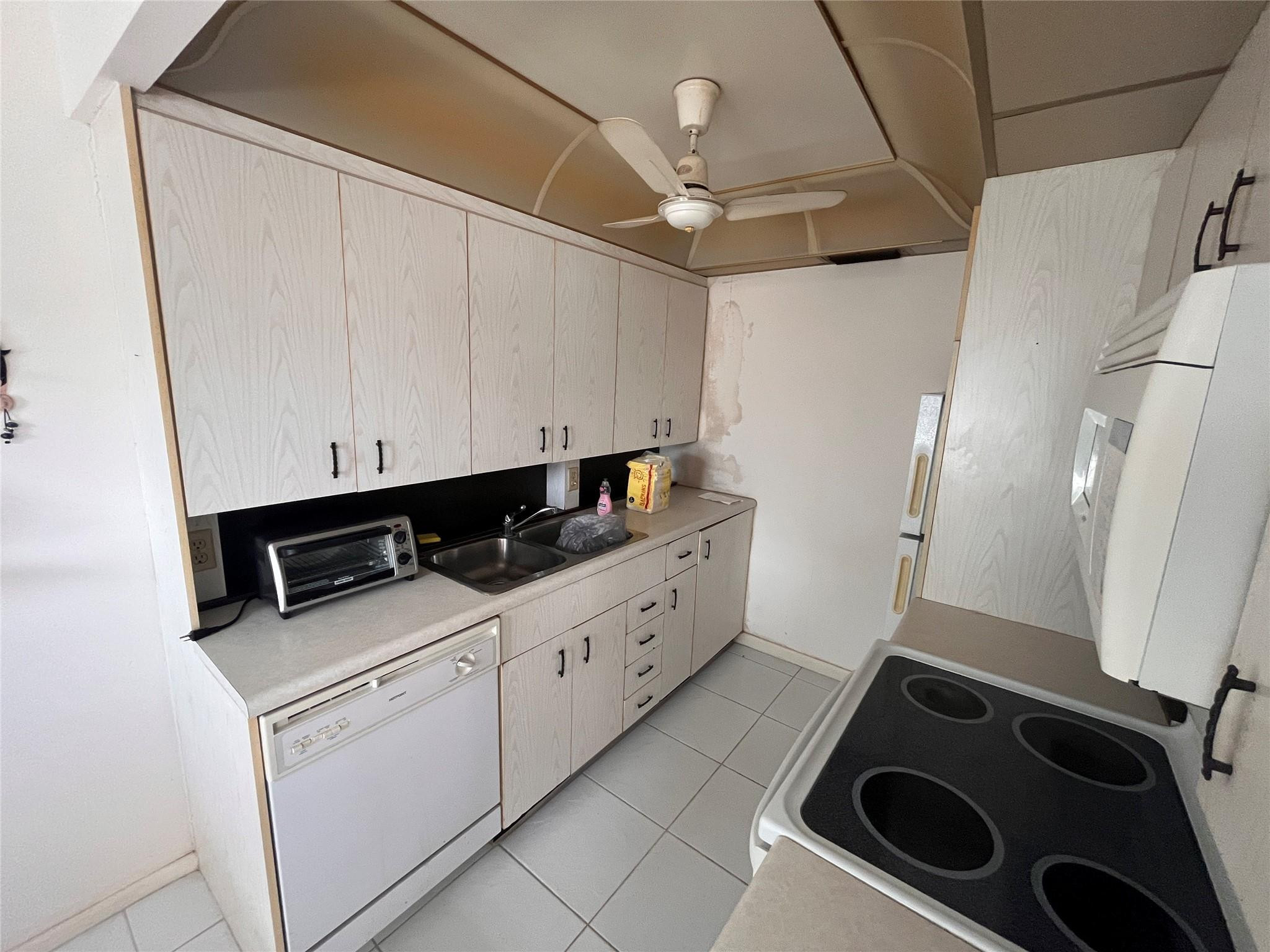 3022 Exeter, Unit 3022 Boca Raton, FL 33434 - Photo 6 of 17 Photo 6