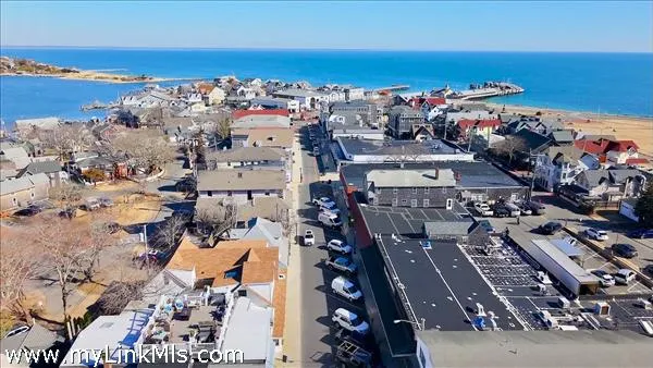 $869,000 | 37 Circuit Avenue, Unit 5, Oak Bluffs, MA 02557