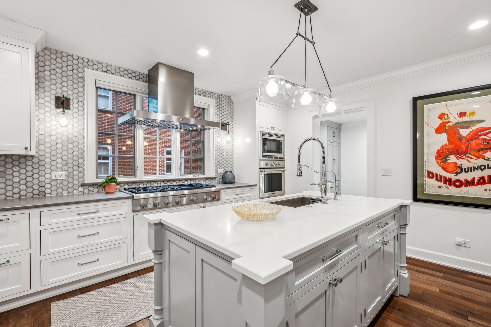 78 Robsart Road Kenilworth, IL 60043 - Photo 15 of 44 a kitchen that has a lot of cabinets in it