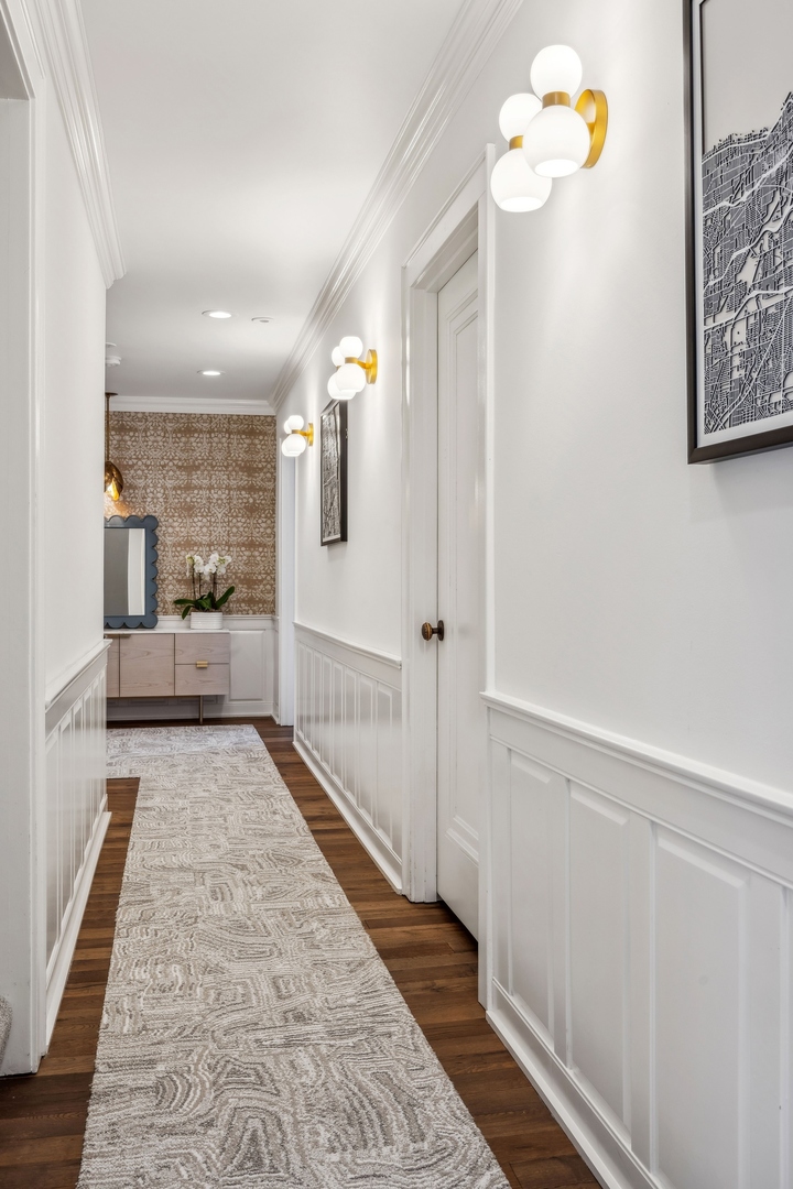 78 Robsart Road Kenilworth, IL 60043 - Photo 26 of 44 a view of a hallway view with staircase