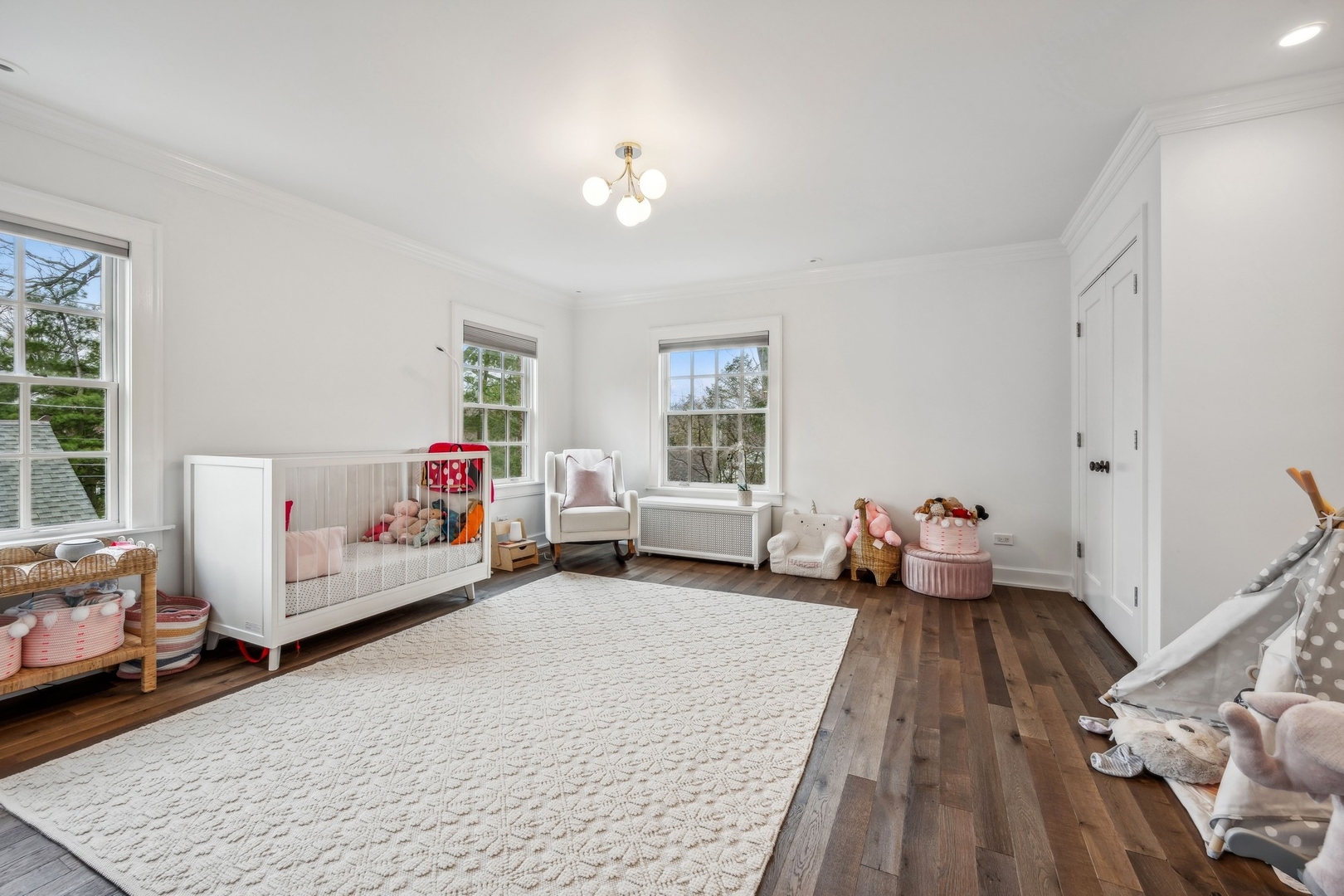 78 Robsart Road Kenilworth, IL 60043 - Photo 32 of 44 a living room with furniture and a window