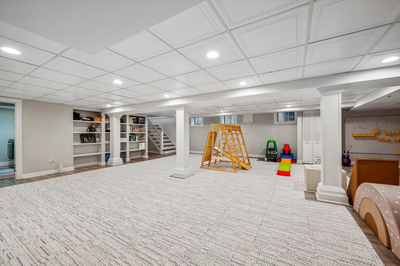 78 Robsart Road Kenilworth, IL 60043 - Photo 38 of 44 a view of a storage & utility room