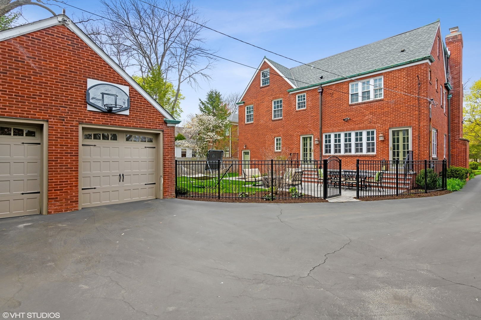 78 Robsart Road Kenilworth, IL 60043 - Photo 44 of 44 a view of a house with a street