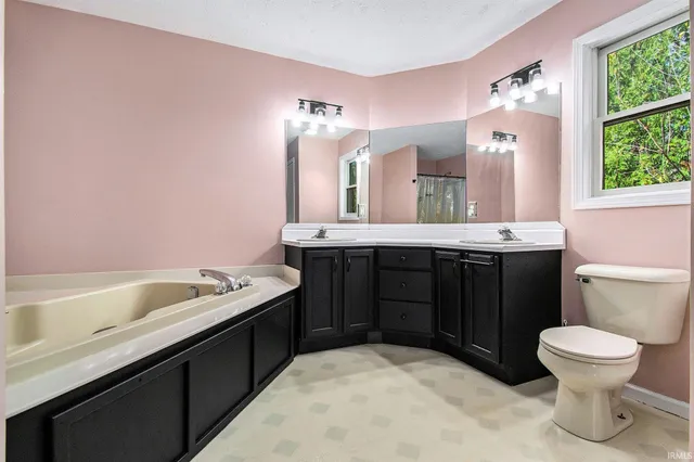 $319,999 | 4363 North 700 East, Leesburg, IN 46538