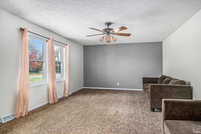 $319,999 | 4363 North 700 East, Leesburg, IN 46538