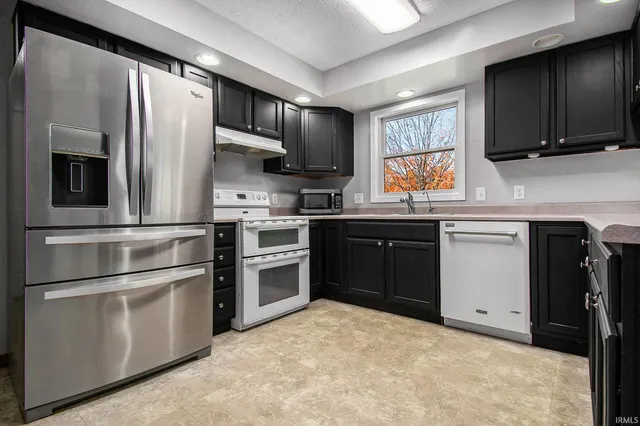 $319,999 | 4363 North 700 East, Leesburg, IN 46538