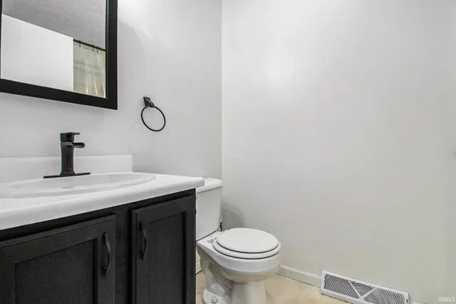 $319,999 | 4363 North 700 East, Leesburg, IN 46538