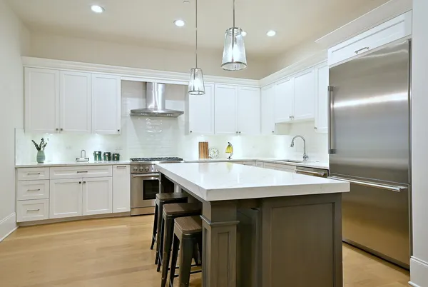 $765,000 | 105 South Cottage Hill Avenue, Unit 206, Elmhurst, IL 60126