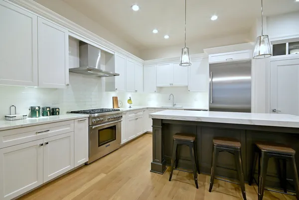 $765,000 | 105 South Cottage Hill Avenue, Unit 206, Elmhurst, IL 60126
