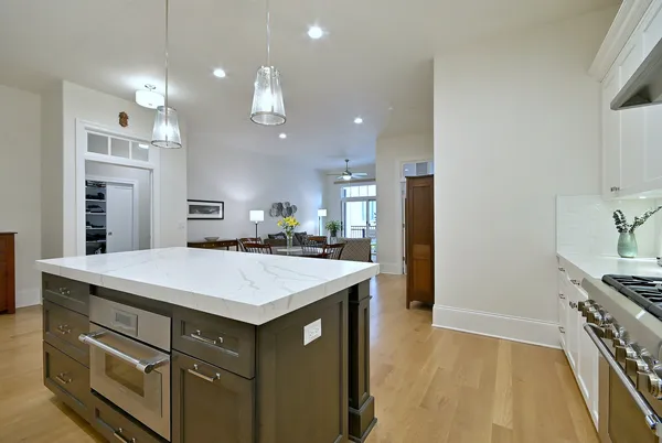 $765,000 | 105 South Cottage Hill Avenue, Unit 206, Elmhurst, IL 60126