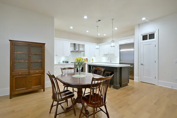 $765,000 | 105 South Cottage Hill Avenue, Unit 206, Elmhurst, IL 60126