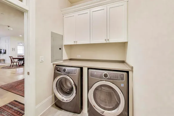 $765,000 | 105 South Cottage Hill Avenue, Unit 206, Elmhurst, IL 60126