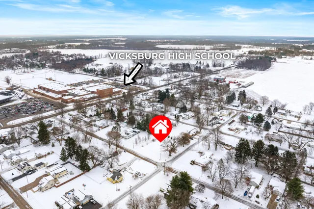 $40,000 | 649 Adams Street, Vicksburg, MI 49097