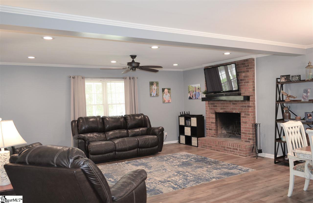 515 Fruitville Road Greenville, SC 29607 - Photo 4 of 34 Gallery Image 4