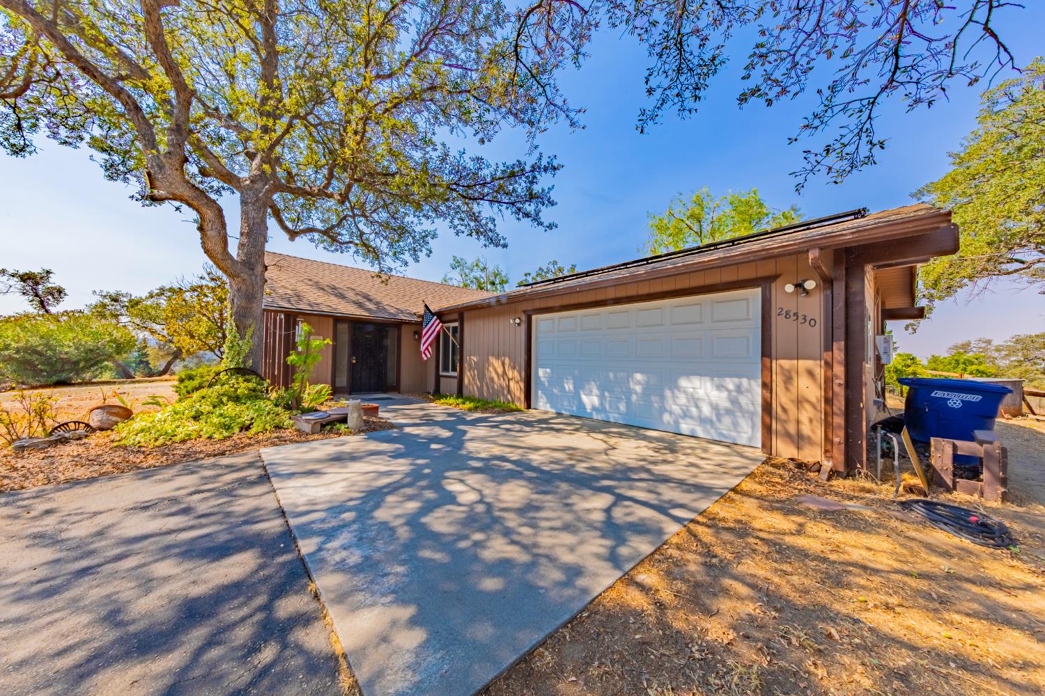 28530 Creek Road Coarsegold, CA 93614 - Photo 3 of 27 Gallery Image 3