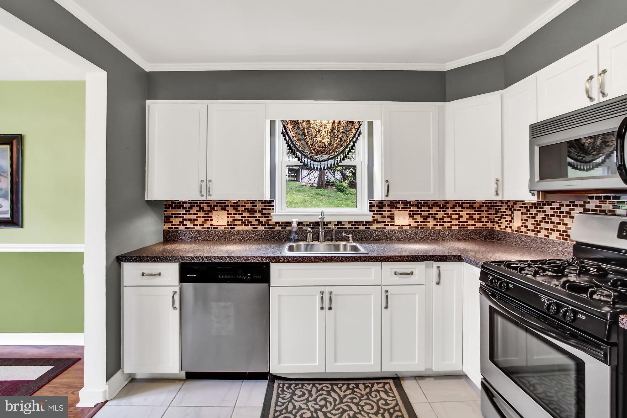2432 Wharton Road York, PA 17402 - Photo 8 of 27 Gallery Image 8