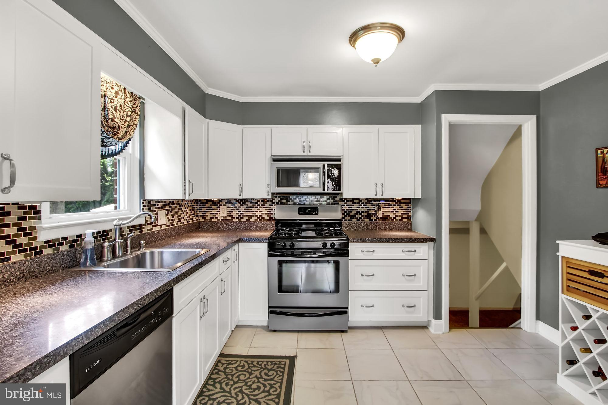 2432 Wharton Road York, PA 17402 - Photo 9 of 27 Gallery Image 9