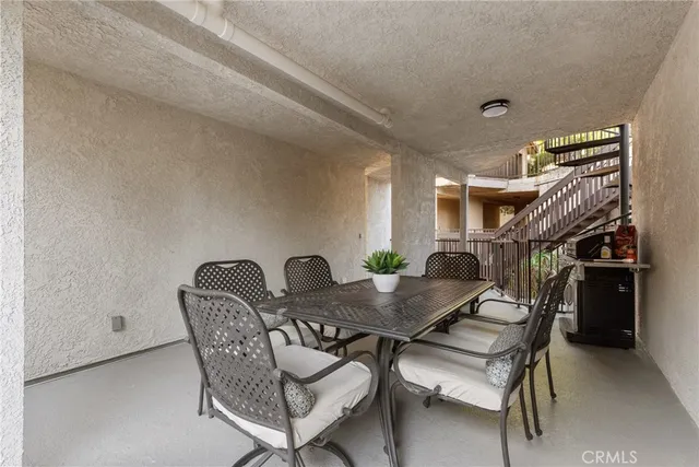 a picture of a wall with a white wall and a picture